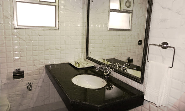 bathroom decoration kolkata